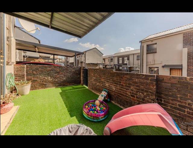 2 BEDROOM PROPERTY TO RENT IN NOORDHEUWEL